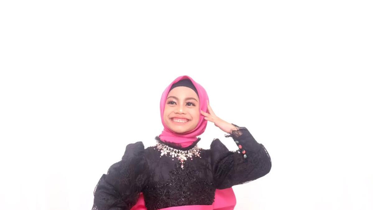 Azalea Syelyyendra Rekam Lagu Ramadan Karya Maher Zain Versi Instrumental, Bulan Suci Kian Indah