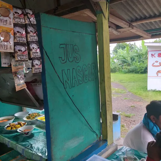 6 Nama Warung Nasi Goreng Ini Nyeleneh, Bikin Pembeli Jadi Mikir