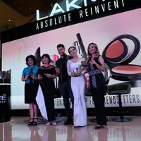 Lakmé, produk makeup yang berikan transformasi instan untuk perempuan Indonesia. (Sumber foto: Ega Maharni/Bintang.com)