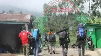 Tim SAR Bagi 4 Tim Cari Pendaki Gunung Slamet