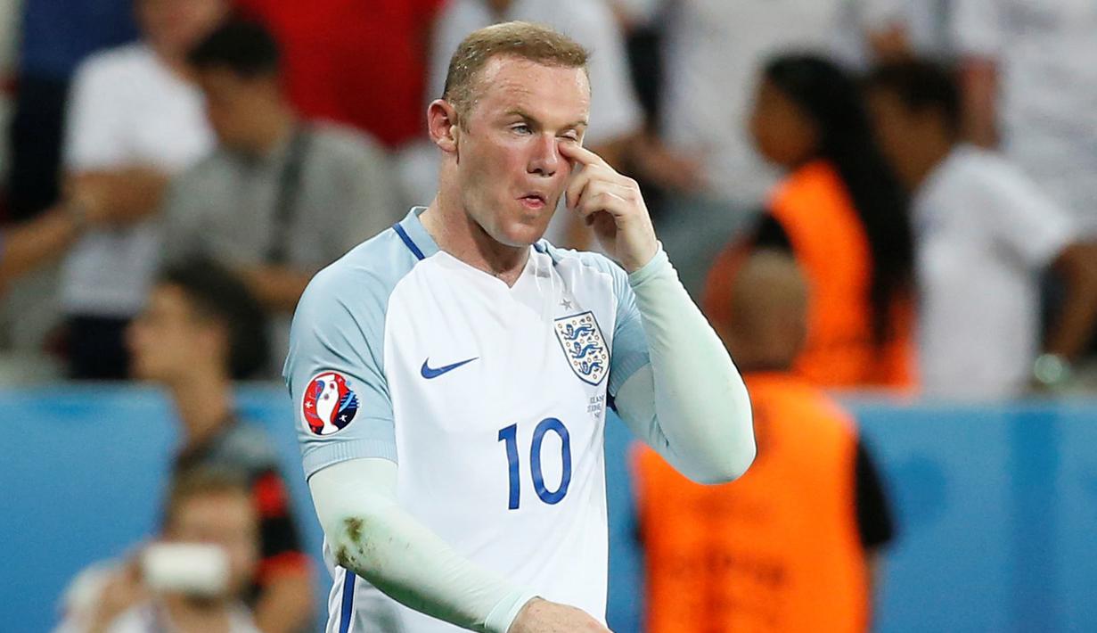 Wayne rooney menjadi pencetak gol termuda saat mencetak gol ke gawang Macedonia pada kualifikasi Piala Eropa 2004, 6 September 2003 dalam usia 17 tahun 317 hari. (Reuters/Eric Gaillard)