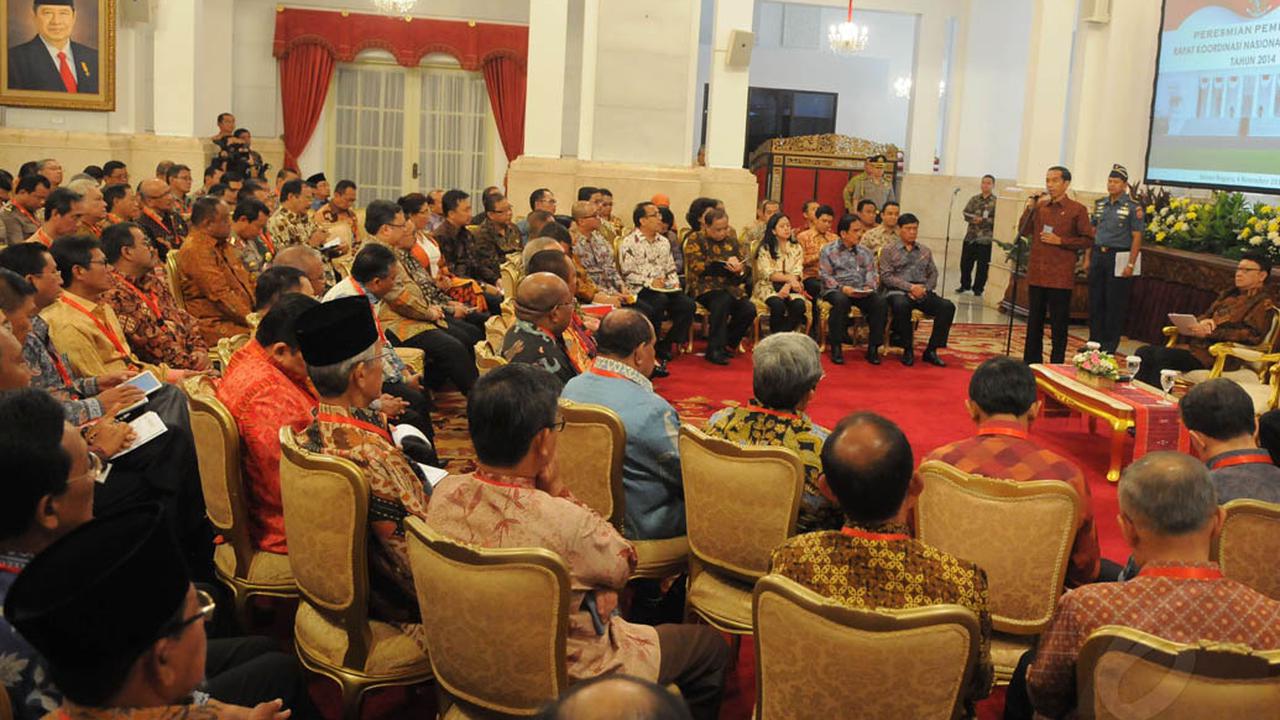 Jokowi Kumpul Bareng Gubernur dan Kapolda di Istana