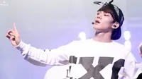 Chen `EXO` menunjukkan kemampuan vokalnya dalam sebuah variety show.