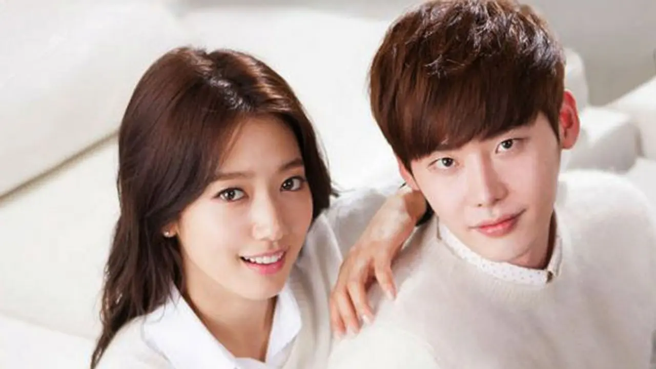 Lee Jong Suk Bantah Berpacaran dengan Park Shin Hye