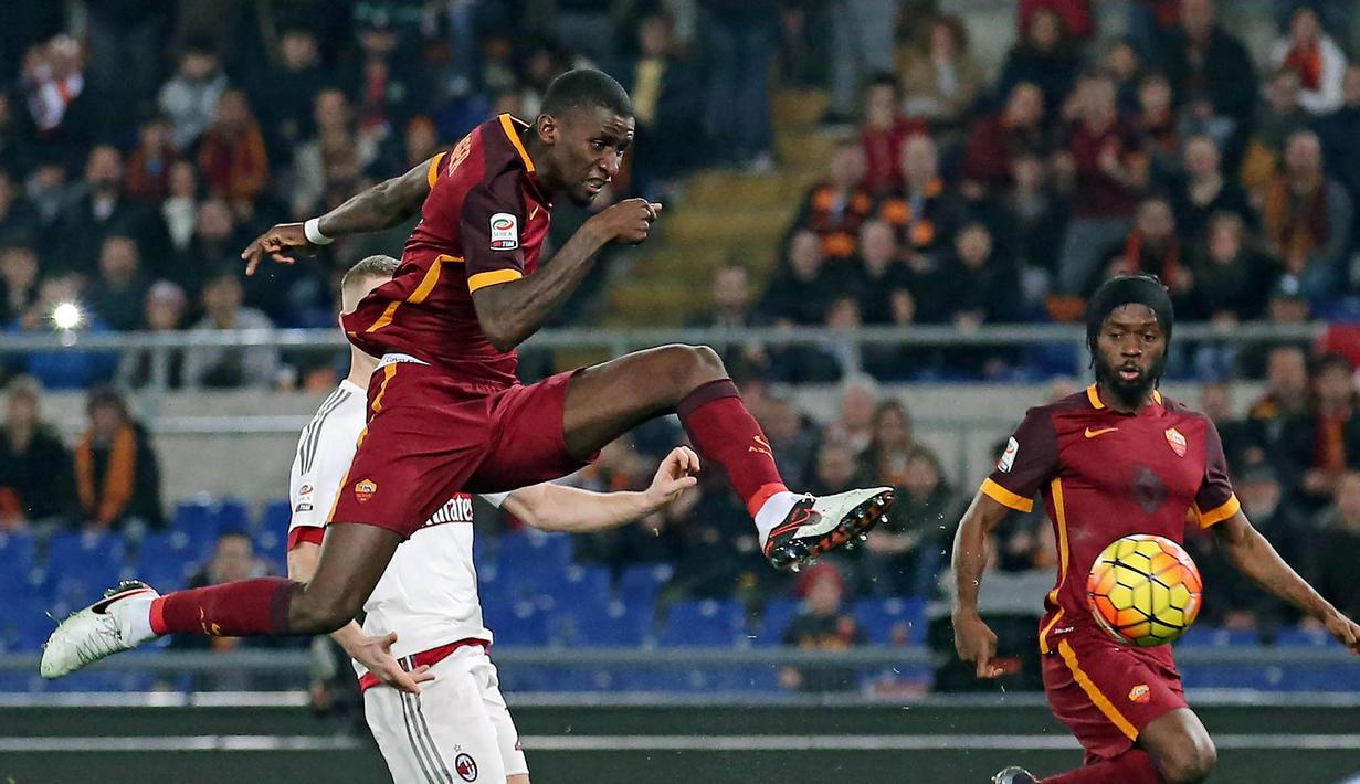 Tindakan rasialisme di Italia ditengarai menjadi alasan utama Antonio Rudiger menerima pinangan Chelsea. (EPA/Alessandro Di Meo)