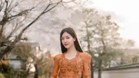 7 Gaya Kebaya Modern ala Dara Sarasvati, Referensi Tampil Stylish dan Elegan
