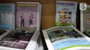 Sejumlah majalah tersedia di Perpustakaan dan Galeri Kota Bogor, Bogor, Jawab Barat, Senin (26/12/2022). Proyek yang merupakan hasil revitalisasi eks Gedung DPRD Kota Bogor itu baru mencapai 60 persen dan masih akan terus berkembang ke depannya. (Liputan6.com/Magang/Aida Nuralifa)