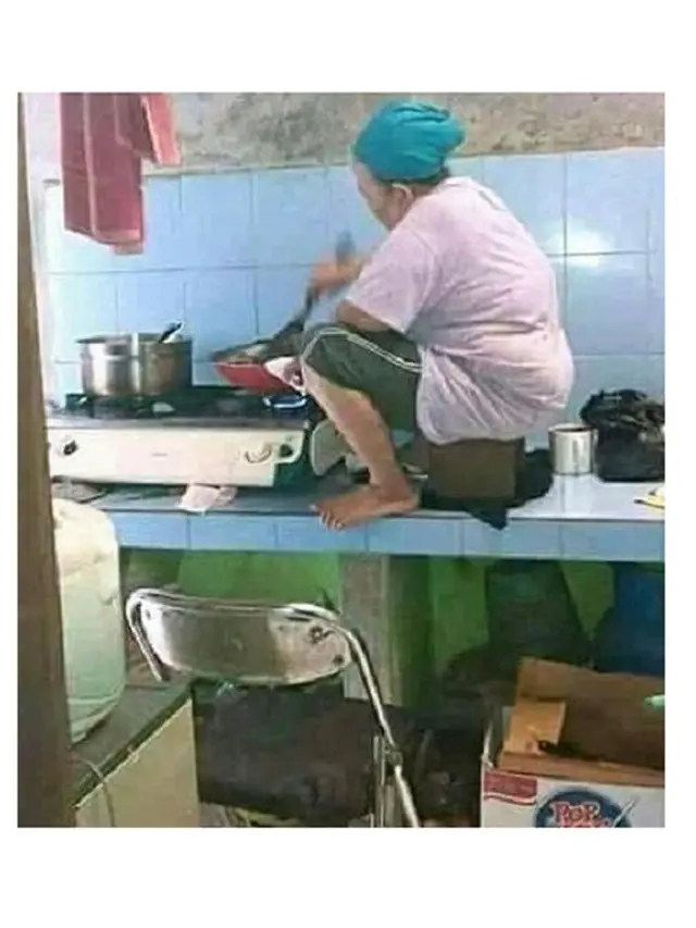 Potret Absurd Orang-Orang Saat Masak