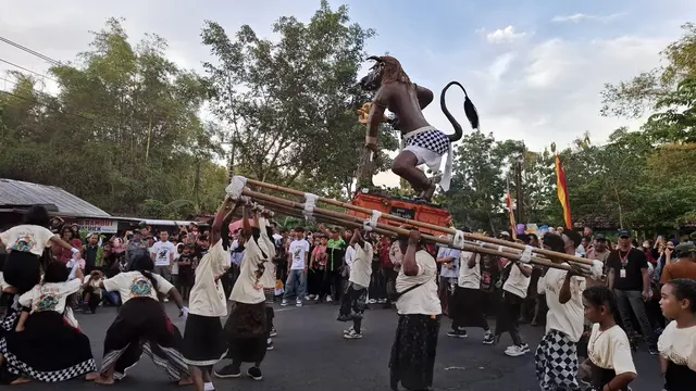 Pawai ogoh-ogoh di Ngawen berlangsung meriah di tengah Ramadhan, jadi simbol kuat toleransi antarumat beragama menjelang Nyepi dan Idulfitri.