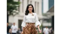 Padu padan rok batik a line (Image by Gemini AI)