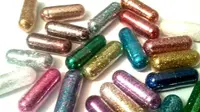 Pil glitter ini diklaim dapat membuat kotoran berwarna-warni