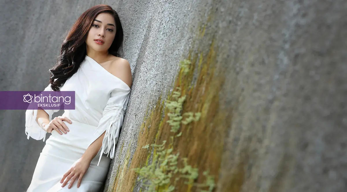 Nikita Willy. (Foto: Bambang E Ros, Busana: @maryalleofficial, DI: Muhammad Iqbal Nurfajri/Bintang.com)