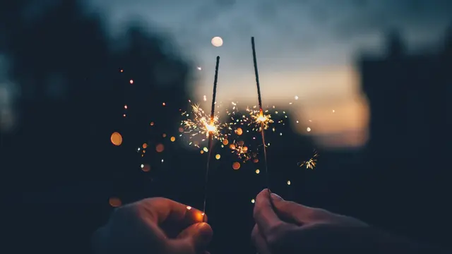 [Bintang] Tarot Celeb: Prediksi Kehidupan di 2018