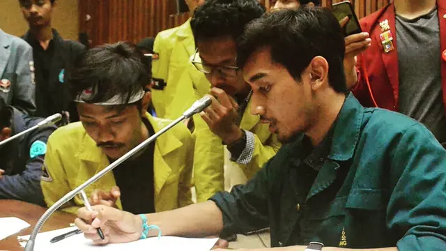 6 Potret Royyan Dzakiy, Ketua BEM ITB yang Pernah Viral