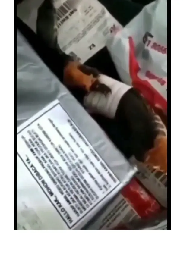 8 Potret Barang yang Dipaketkan Ini Anti-Mainstream, Bikin Geleng Kepala