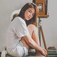 ilustrasi perempuan sendirian/Photo by Claud Lina from Pexels