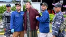 Hingga Kamis 3 Juli 2025 malam, total 65 orang tercatat berada di kapal tersebut yang terdiri dari 53 penumpang dan 12 anak buah kapal (ABK). Dari jumlah tersebut, enam orang dinyatakan meninggal dunia, 29 berhasil ditemukan dalam keadaan selamat, dan 30 lainnya masih dalam pencarian. (SONNY TUMBELAKA/AFP)