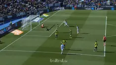 Bek Espanyol, Mario Hermoso mencetak dua gol bunuh diri dan satu gol untuk timnya. This video is presented by Ballball.