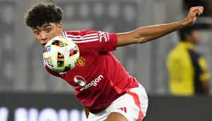 Everton Persiapkan Proposal untuk Ethan Wheatley, Striker Muda MU