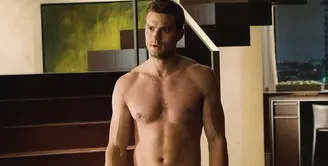 Semenjak memerankan Christian Grey di franchise Fifty Shades of Grey, Jamie Dornan memang sering bikin para cewek menahan napas.(instagram/_jamie_dornan_)
