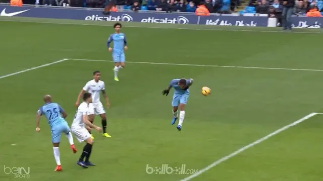 Menyamakan kedudukan lewat tendangan Gylfi Sigurdsson dari luar kotak penalti, Swansea akhirnya harus menyerah dari City. (Ballball Video)