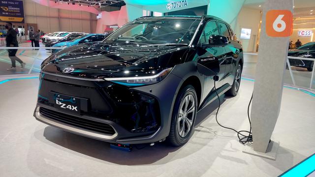 Toyota bZ4X di GIIAS 2022