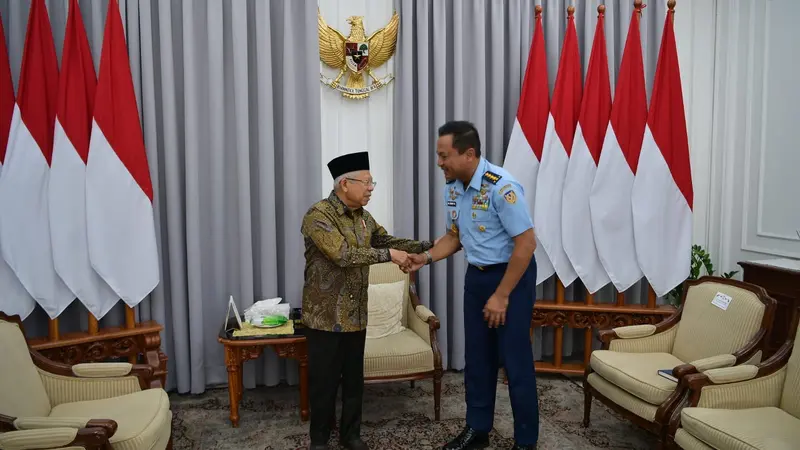 Kepala Staf TNI Angkatan Udara (Kasau) Marsekal TNI M. Tonny Harjono menemui Wakil Presiden (Wapres) Ma’ruf Amin di kediaman resmi Wapres, Jakarta Pusat, Senin siang (22/07/2024) (BPMI Setwapres)