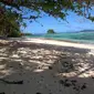 Pantai Raja merupakan pantai yang terletak di Pulau Kawio Dimana Pulau Kawio marupakan salah satu pulau terluar yang ada di Kabupaten Kepulauan Sangihe. (sangihekab.go.id)