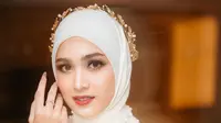 Cut Syifa sempat menargetkan diri menikah di usia 21 tahun. Hingga usianya 26 tahun, cita-cita ini belum tercapai. Bahkan pacar saja belum punya. (Foto: Dok. Instagram @cutsyifaa)