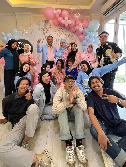 <p>[Instagram/bellashofie_rigan]</p>