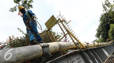 20160921-Pekerja Jaringan Pipa Gas PGN-Jakarta- Helmi Afandi