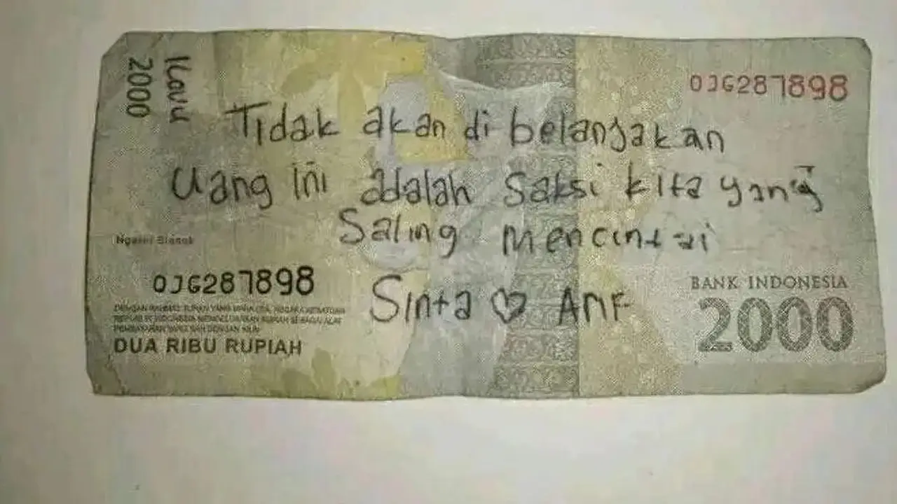 6 Tulisan Romantis di Uang Kertas Ini Kocak, Dijadikan Seperti Surat Cinta