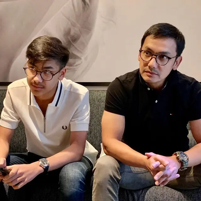 Bak Kakak Adik, Ini 7 Gaya Kompak Gunawan Sudrajat dan Putra Sulungnya