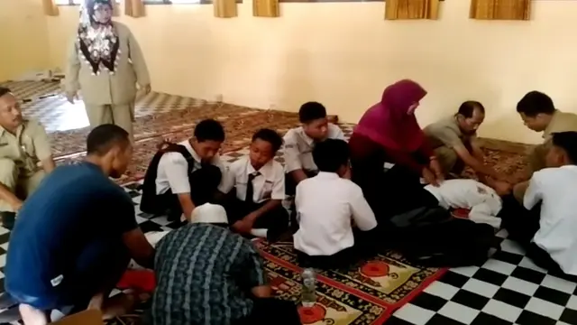 Belasan siswa kesurupan di SMP Negeri 2 Pakuncen, Banyumas. (Foto: Liputan6.com/Muhamad Ridlo)