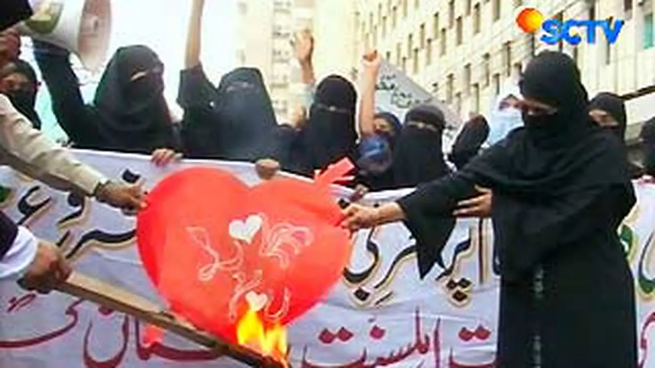 100214terk4_valentinepakistan.