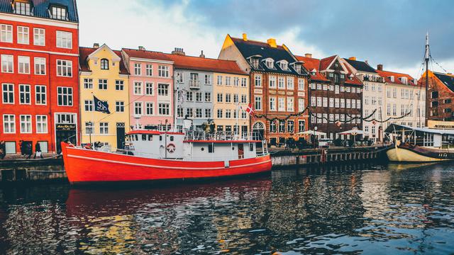 Berikut daftar negara dengan daya saing global tertinggi berdasarkan versi World Competitivenes Center (WCC) yang dirilis Juni 2023. Denmark meraih posisi tertinggi.(Foto: Nick Karvounis/Unsplash)