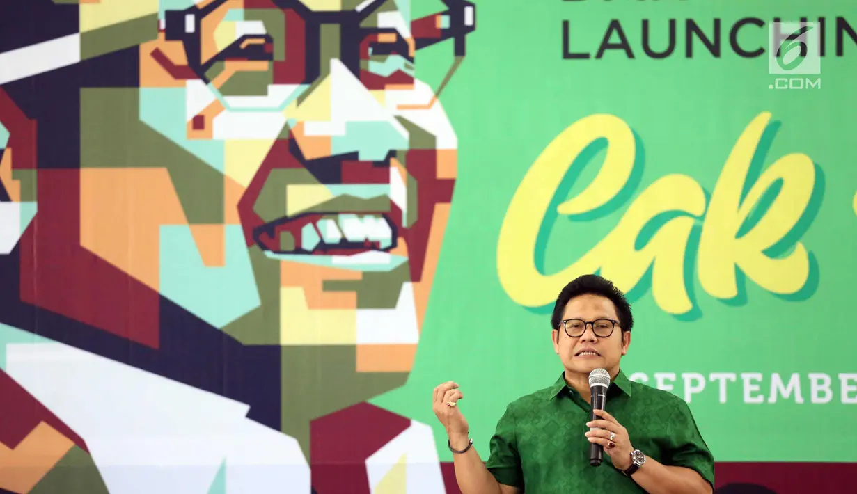 Ketua Umum PKB Muhaimin Iskandar memberikan sambutan saat merayakan ulang tahunnya sekaligus melauncing dua buku di DPP Partai Kebangkitan Bangsa, Jakarta, Minggu (24/9). (Liputan6.com/Johan Tallo)