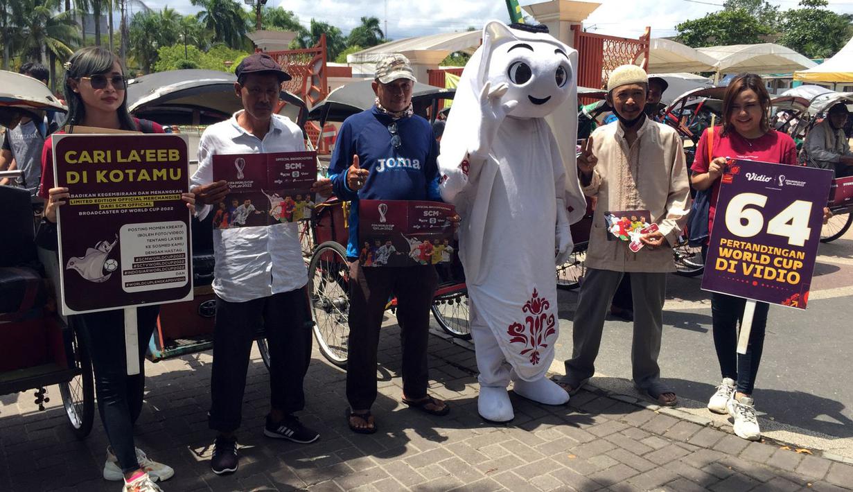 Pada pagi hari ini, La'eeb menyapa masyarakat yang sedang berbelanja di Pasar Baru. Setelahnya bergerak ke Masjid Sabilal, Banjarmasin pada siang harinya. (Dok. SCM)