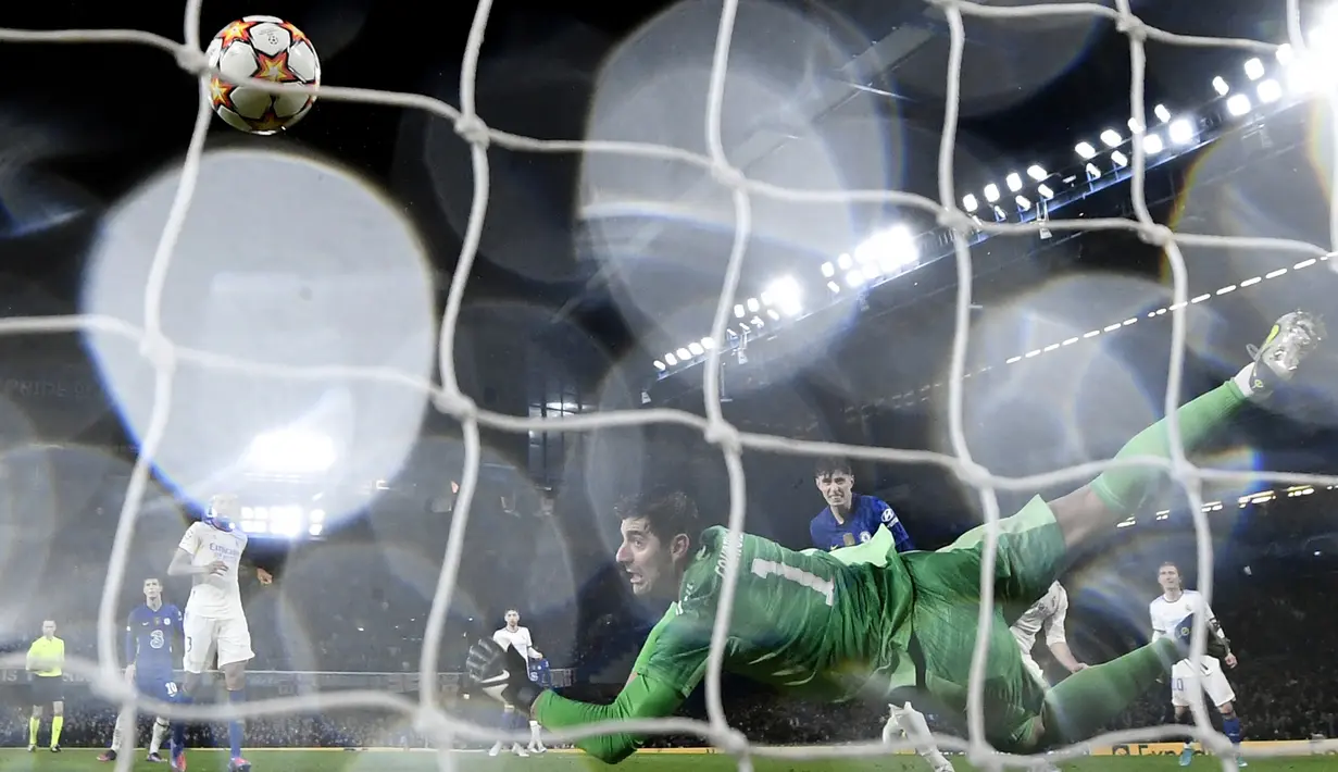 Bermain di kandang sendiri, Chelsea mencoba langsung tampil agresif sejak awal pertandingan. The Blues pun tercatat mendominasi jalannya laga dengan penguasaan bola mencapai 57 persen. (AFP/Glyn Kirk)
