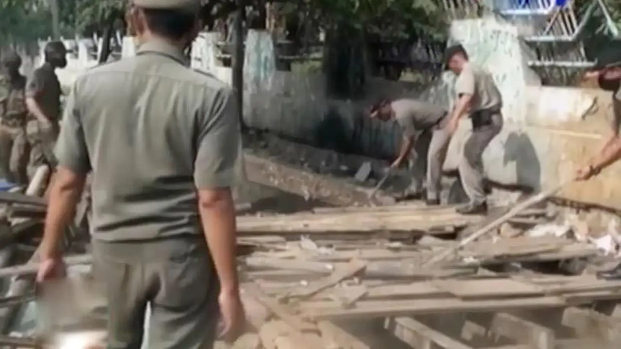Kilas Indonesia: Ratusan Kios di Kalideres Dibongkar