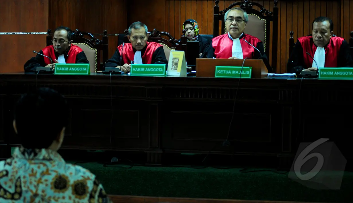 Majelis Hakim Tindak Pidana Korupsi menjatuhkan vonis enam tahun penjara dan denda Rp200 juta kepada Machfud Suroso, Rabu (1/4/2015). Machfud dianggap melakukan tindak pidana korupsi dalam proyek P3SON Hambalang. (Liputan6.com/Yoppy Renato)
