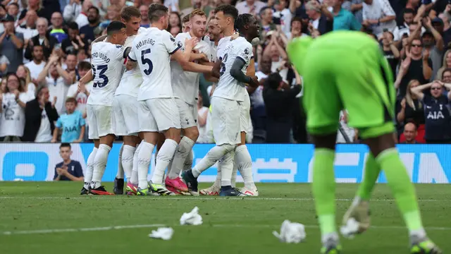 Foto: Diwarnai Gol Bunuh Diri Lisandro Martinez, MU Tumbang di Markas Tottenham pada Pekan Kedua Liga Inggris 2023/2024