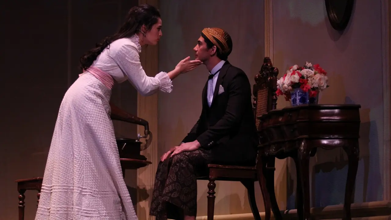 Suguhan Apik Pementasan Teater Bunga Penutup Abad