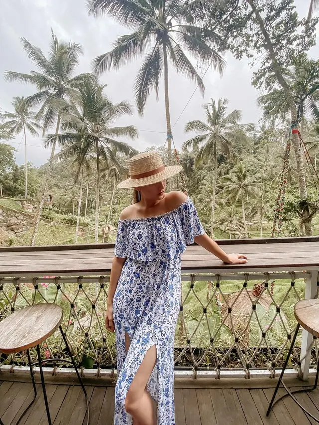 7 Gaya Mayang Yudittia saat Pakai Simple Dress, Tampil Menawan