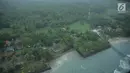 Pemandangan dari udara wilayah Kota Lampung usai diterjang tsunami, Selasa (25/12). Jumlah korban akibat Selat Sunda terus bertambah, hingga selasa (25/12) siang data dari Kapusdatin Humas BNPB 429 orang meninggal. (Liputan6.com/Zulfikar Abubakar)