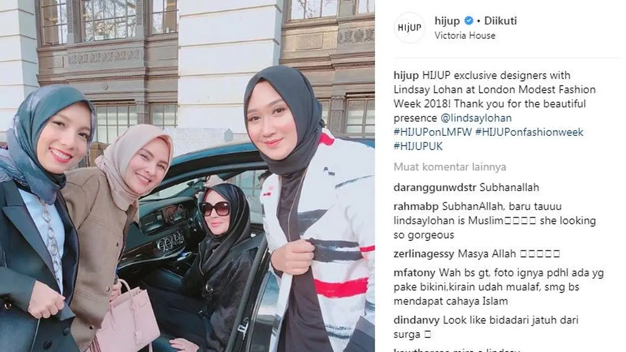 Lindsay Lohan dan desainer busana muslim Indonesia