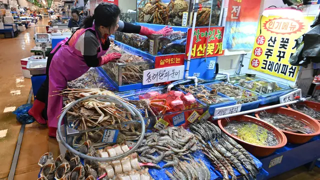 Presiden Korsel Kampanye Aman Makan Seafood Tanggapi Protes Warga Atas Pembuangan Limbah Nuklir Fukushima ke Laut