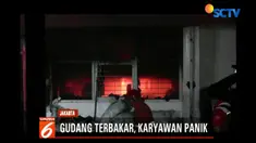 Api baru bisa dipadamkan setelah 12 mobil pemadam dikerahkan ke lokasi kebakaran.
