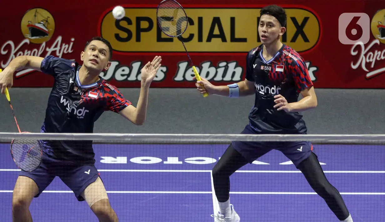 Ganda putra Indonesia Fajar Alfian/Muhammad Rian Ardianto memastikan lolos ke babak semifinal Indonesia Open 2025. (Liputan6.com/Herman Zakharia)