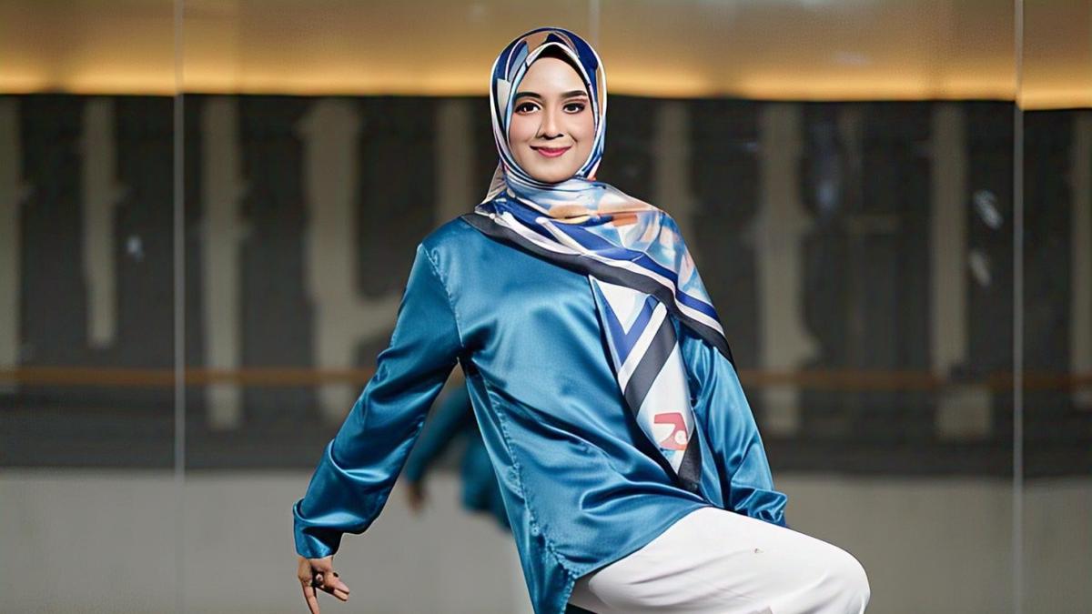 6 Ide Mix &amp; Match Celana Putih, Bikin OOTD Auto Stylish Anti-Boring